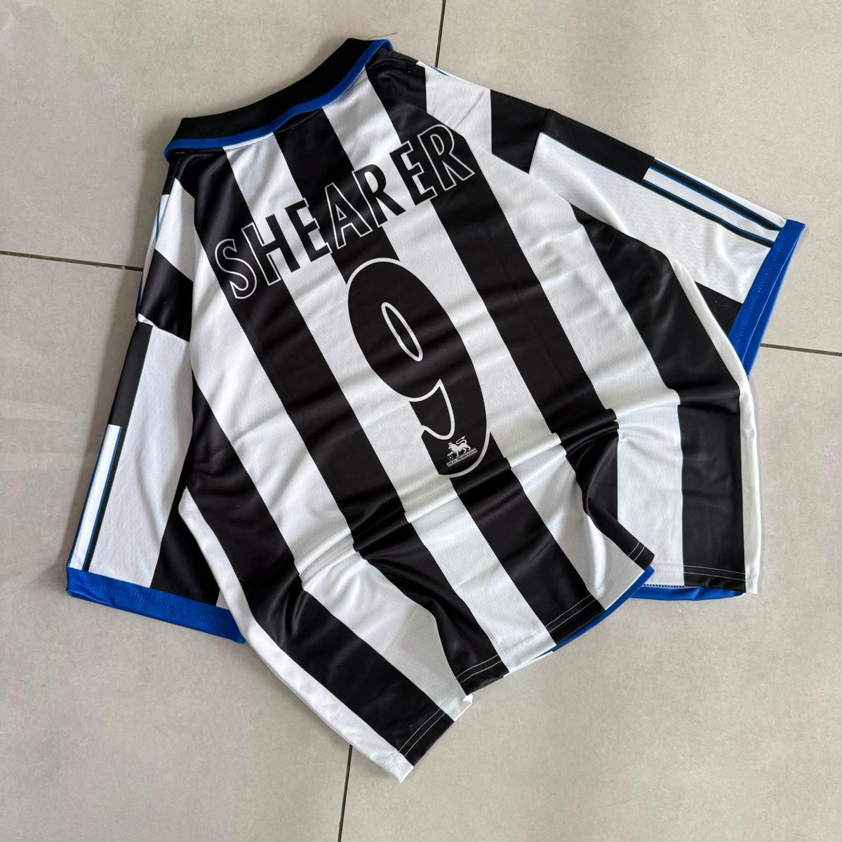 NEW CASTLE RETRO SIGNATURE EMBROIDED JERSEY