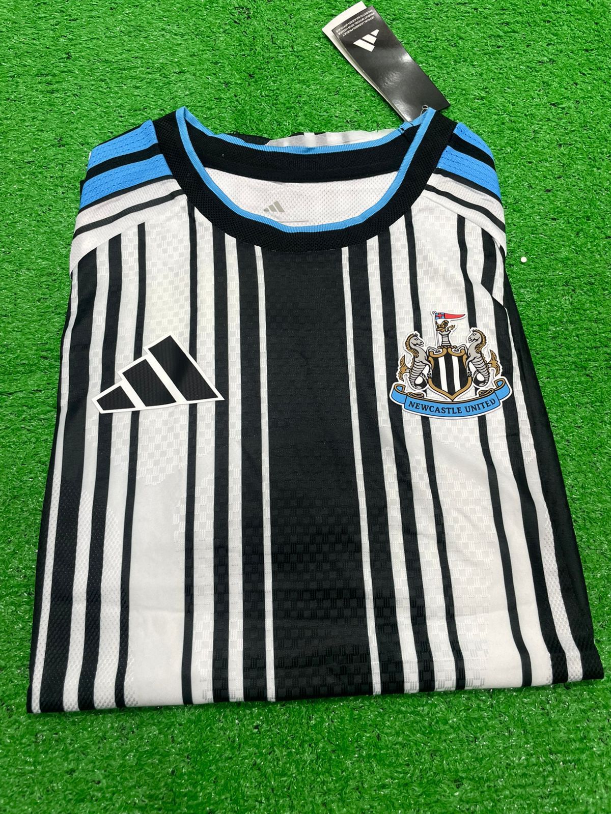 NEWCASTLE 26/27 HOME PLAYER VERSION JERSEY